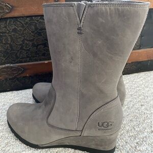 UGG Women's Joely Gray Waterproof Boots size 11 U.S.
